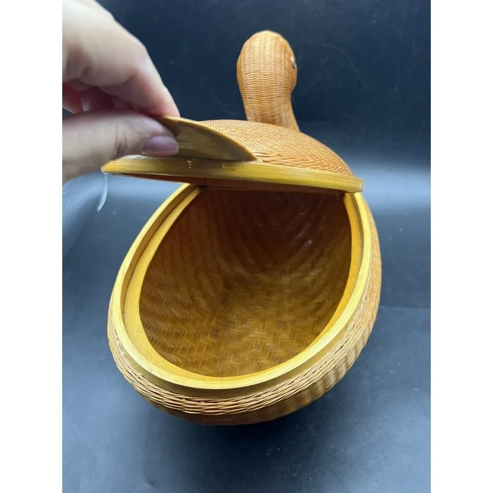 Vtg Woven Rattan Duck Basket w Lid Chinese Shanghai Rare ZheJiang Handicrafts